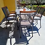 شقة Ulika