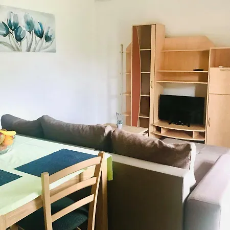 Ulika Apartament *